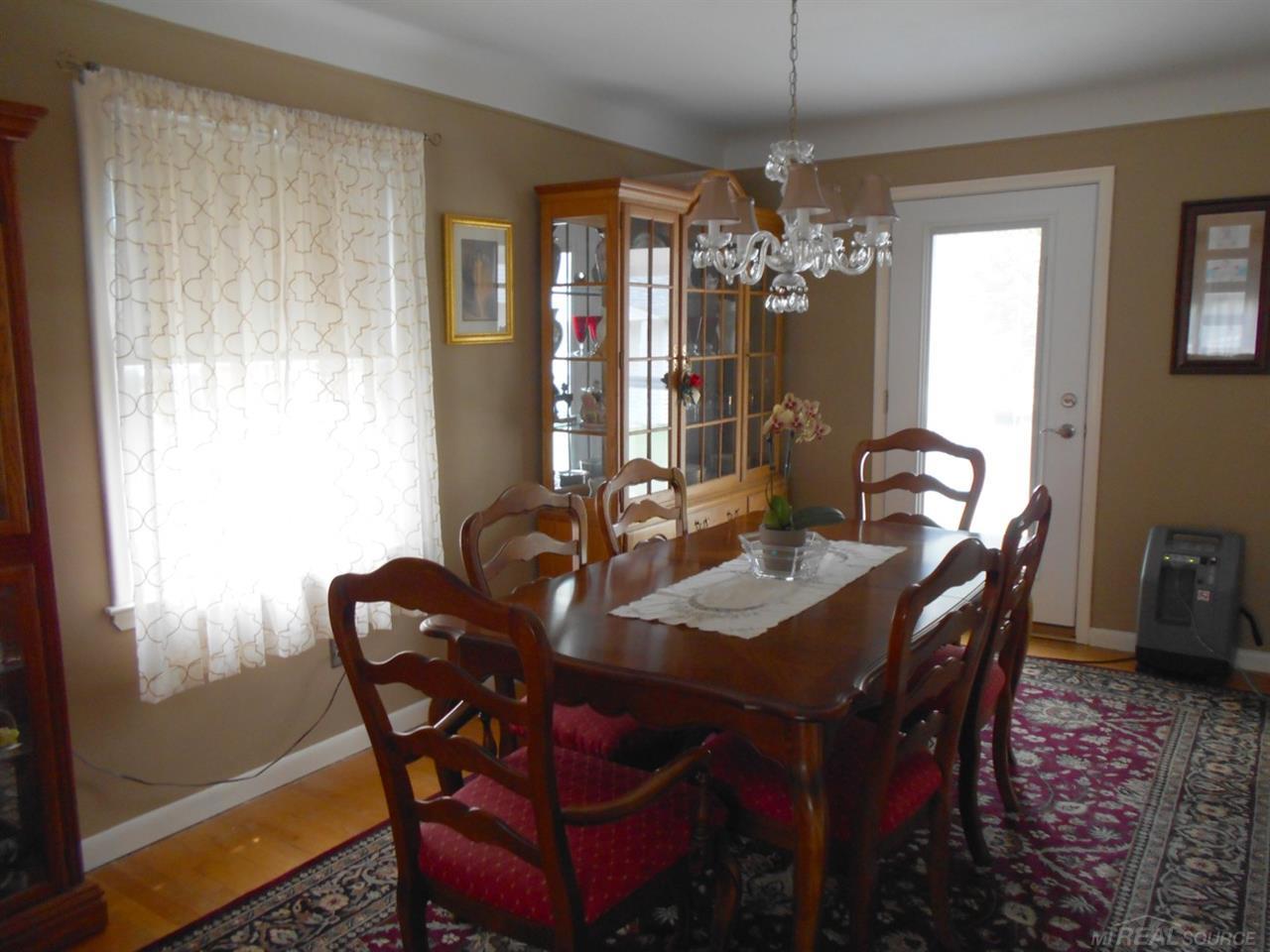 643 Barrington Road Grosse Pointe Park, MI 48230 - Photo 7 of 30