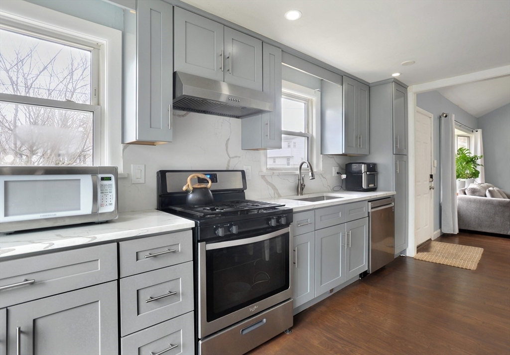 4 Alva Terrace Randolph, MA 02368 - Photo 5 of 23