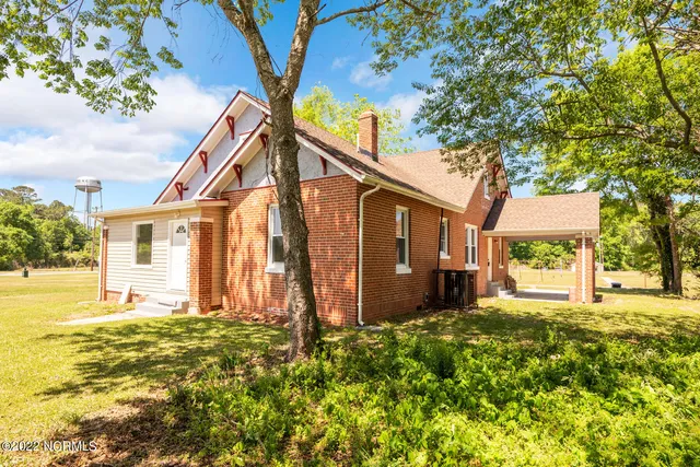 $300,000 | 104 Front Street, Kelford, NC 27847