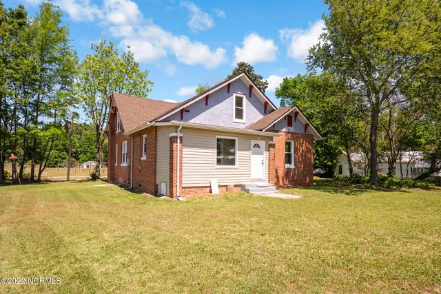 $300,000 | 104 Front Street, Kelford, NC 27847