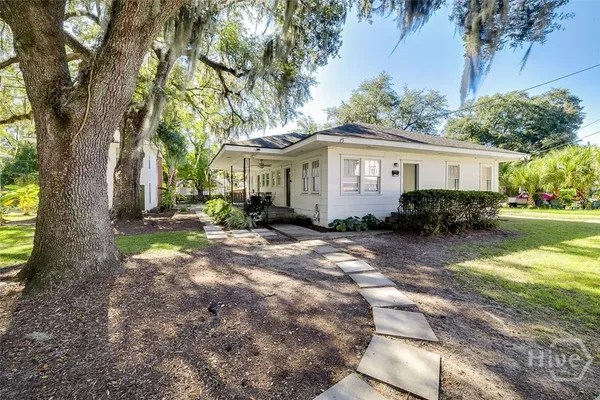 $2,000 | 1317 East 38th Street, Savannah, GA 31404