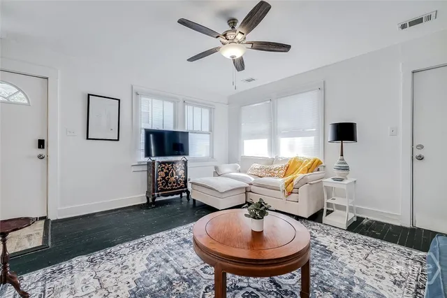 $2,000 | 1317 East 38th Street, Savannah, GA 31404