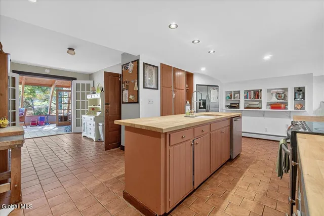 $599,900 | 763 Turnpike Road, Eagle Bridge, NY 12057