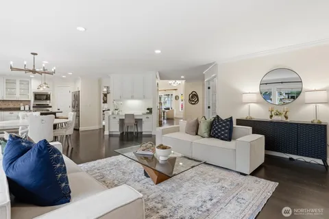 $1,788,000 | 928 271st Avenue Southeast, Sammamish, WA 98075