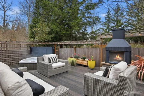 $1,788,000 | 928 271st Avenue Southeast, Sammamish, WA 98075