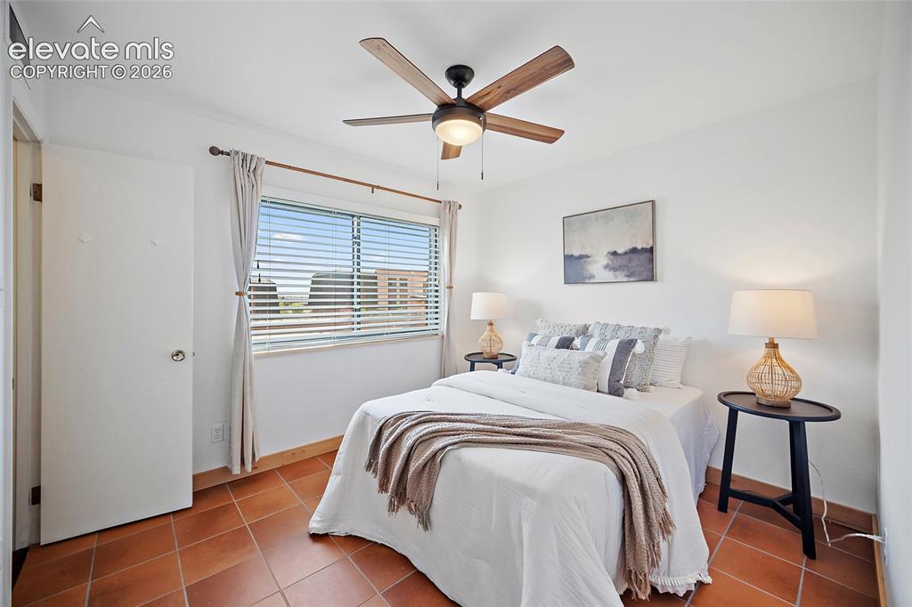 2979 Mesa Road, Unit D Colorado Springs, CO 80904 - Photo 21 of 40 2nd bedroom.