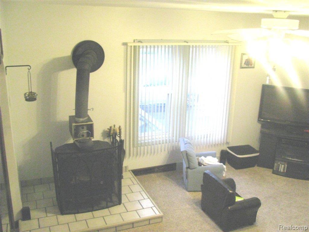 6474 Sheridan Road Flushing, MI 48433 - Photo 13 of 22 FAMILY_RM2.jpg
