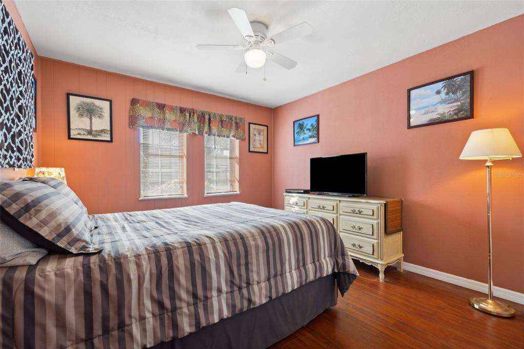 2101 Sunset Point Road, Unit 1102 Clearwater, FL 33765 - Photo 17 of 27 Guest bedroom
