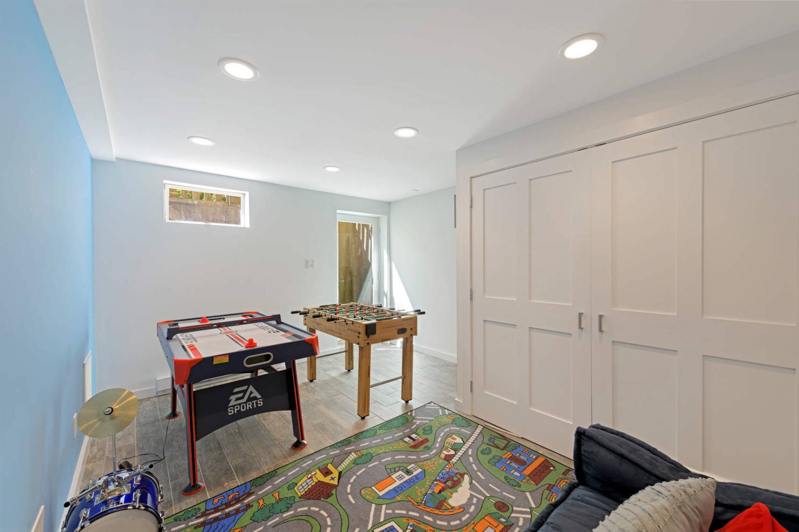 760 North Sea Mecox Road Southampton, NY 11968 - Photo 19 of 24 a bedroom with furniture and a window