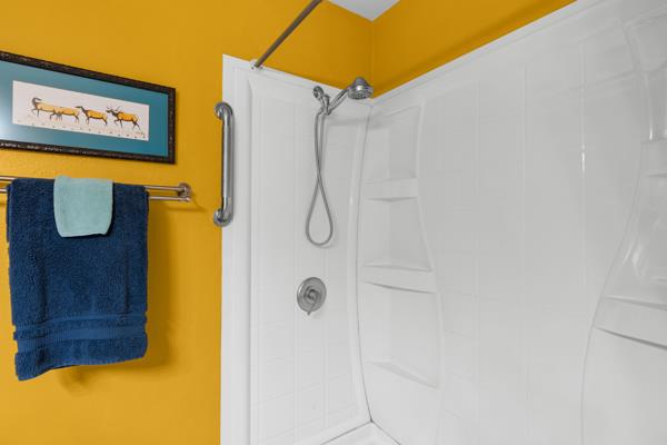 128 Ridge Grove Road Kerrville, TX 78028 - Photo 15 of 31 Master Bathroom