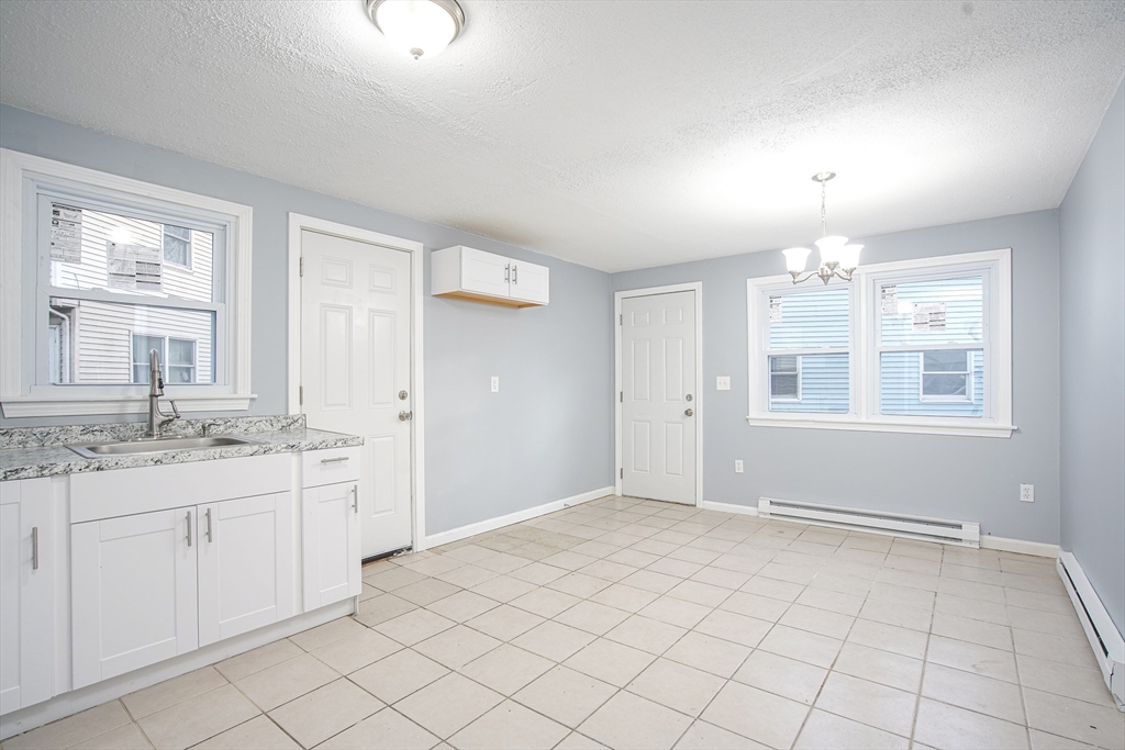 75-77 Chester Street, Unit 77 Springfield, MA 01105 - Photo 5 of 13