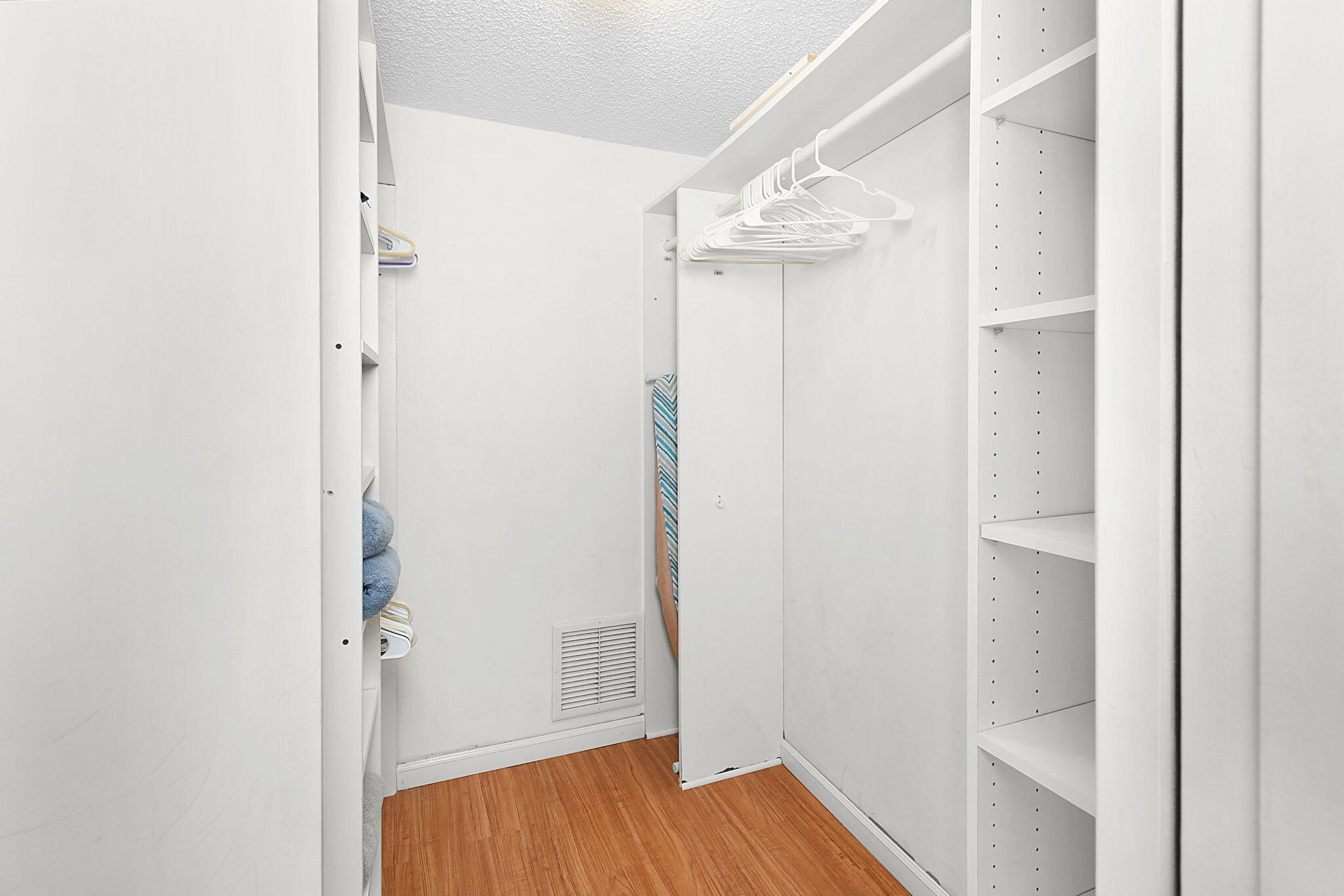221 Northeast Plantation Road, Unit 211 Stuart, FL 34996 - Photo 20 of 32 Walk-in Closet in MBR