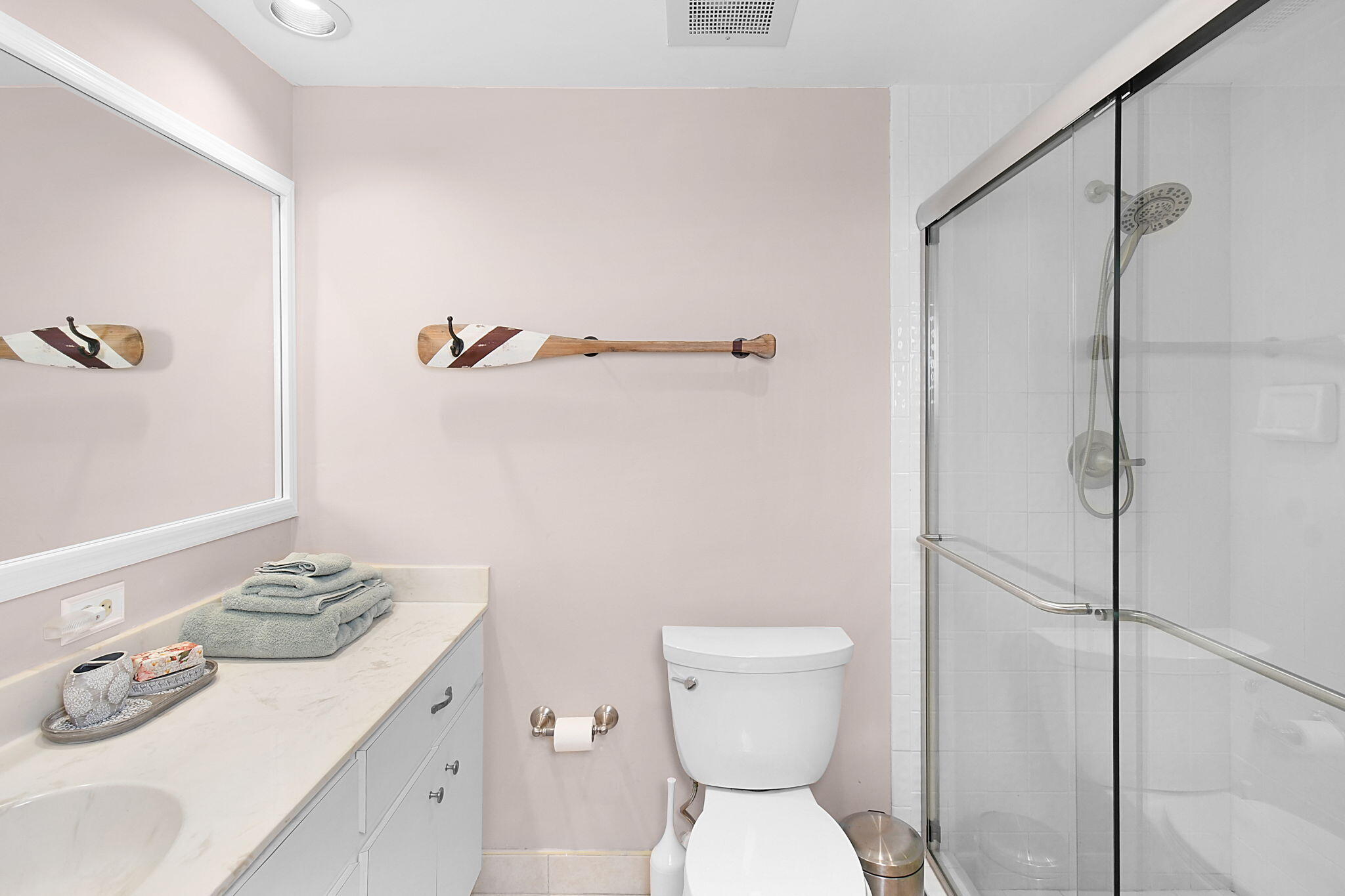 221 Northeast Plantation Road, Unit 211 Stuart, FL 34996 - Photo 23 of 32 Hall Bath