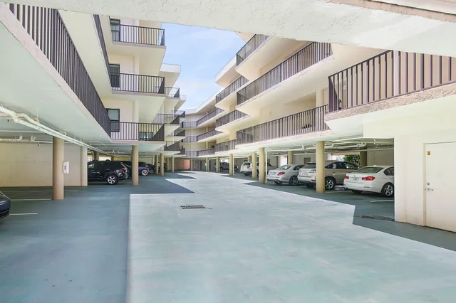 $4,500 | 221 Northeast Plantation Road, Unit 211, Stuart, FL 34996