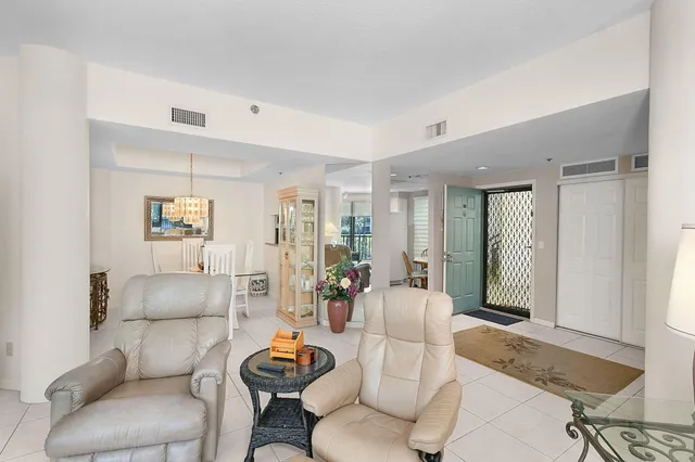 $4,500 | 221 Northeast Plantation Road, Unit 211, Stuart, FL 34996