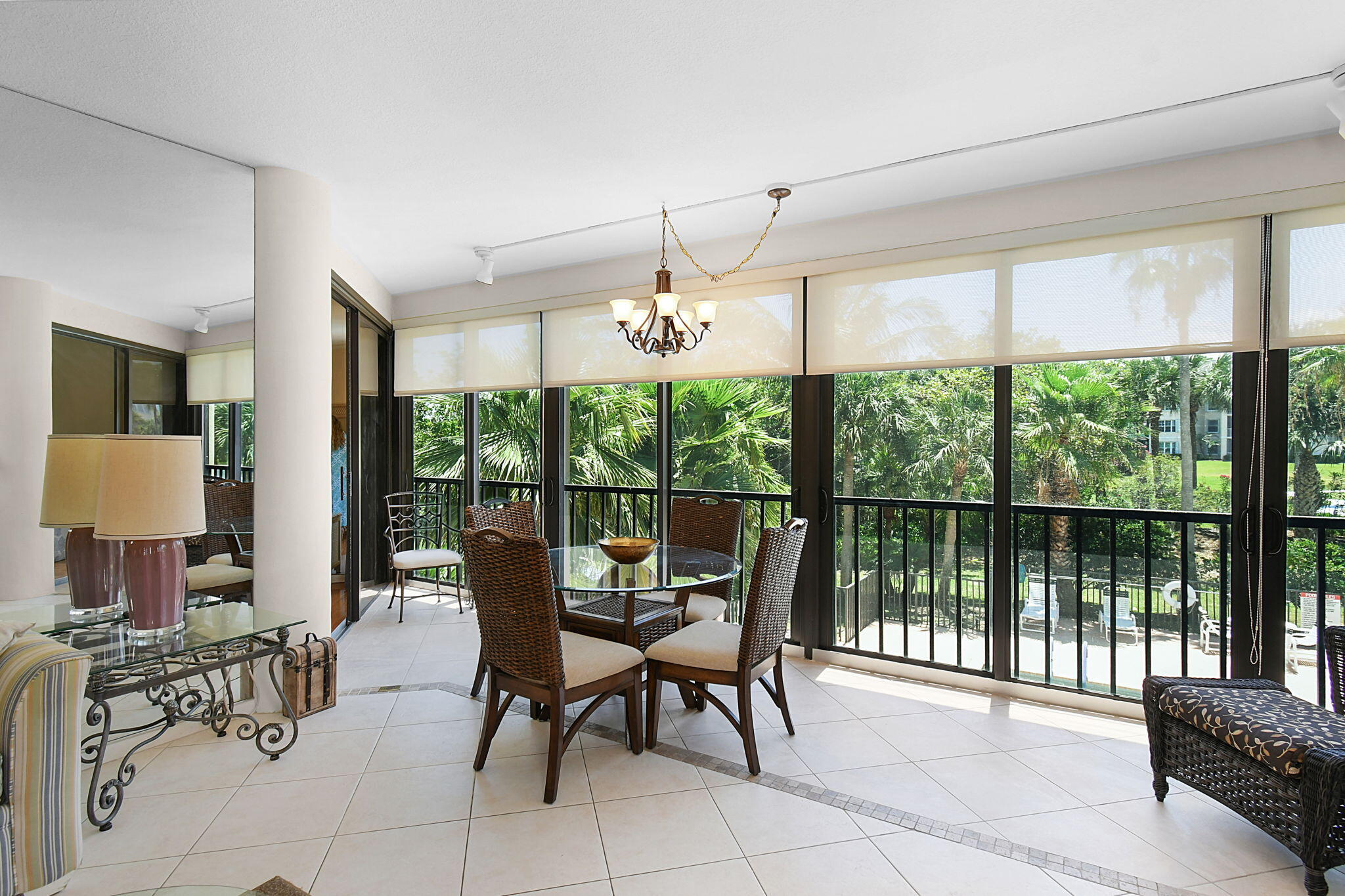 221 Northeast Plantation Road, Unit 211 Stuart, FL 34996 - Photo 9 of 32 Dining