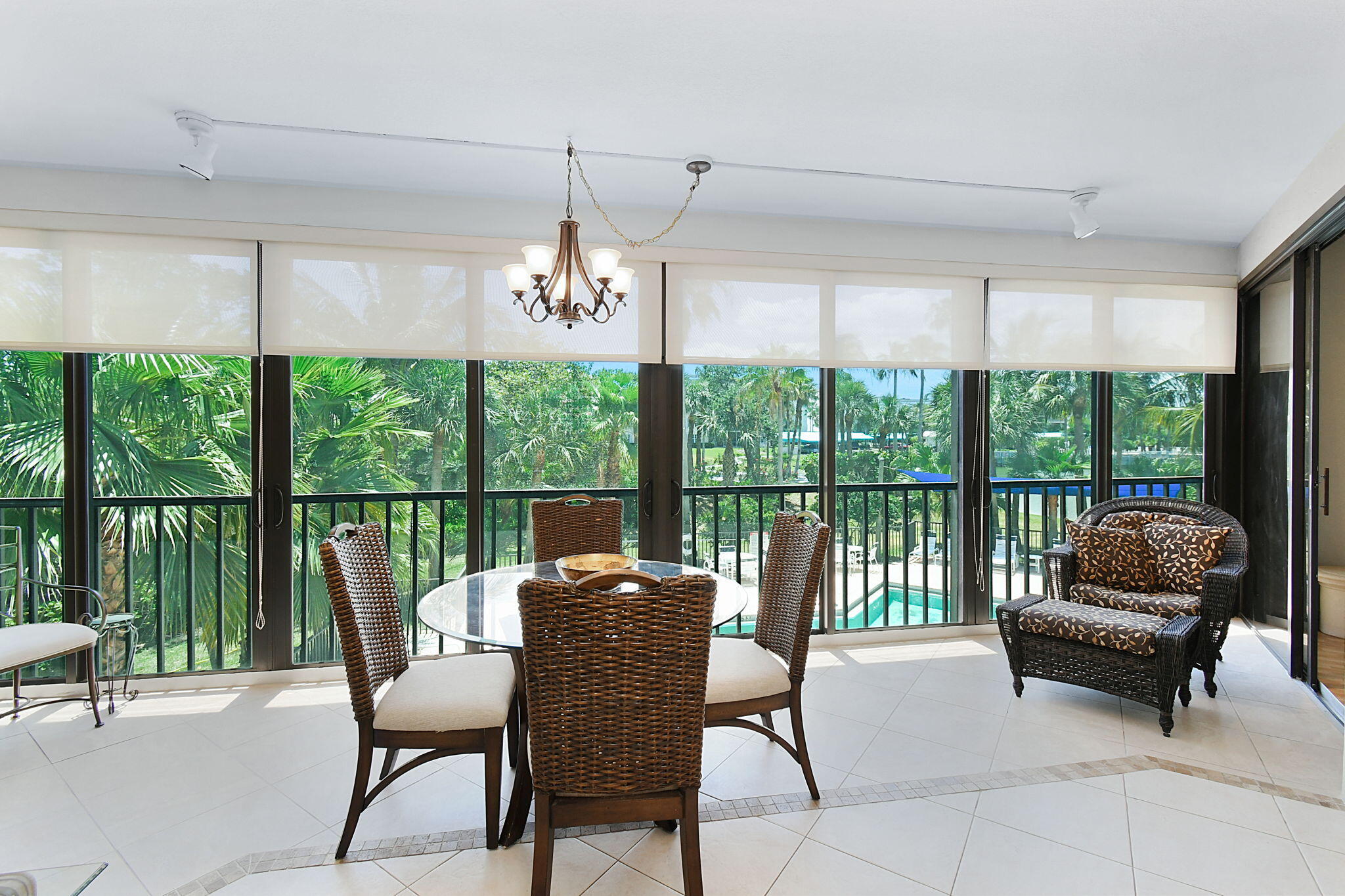 221 Northeast Plantation Road, Unit 211 Stuart, FL 34996 - Photo 10 of 32 Dining Area