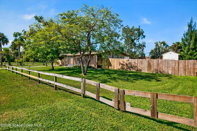 a view of an outdoor space and yard