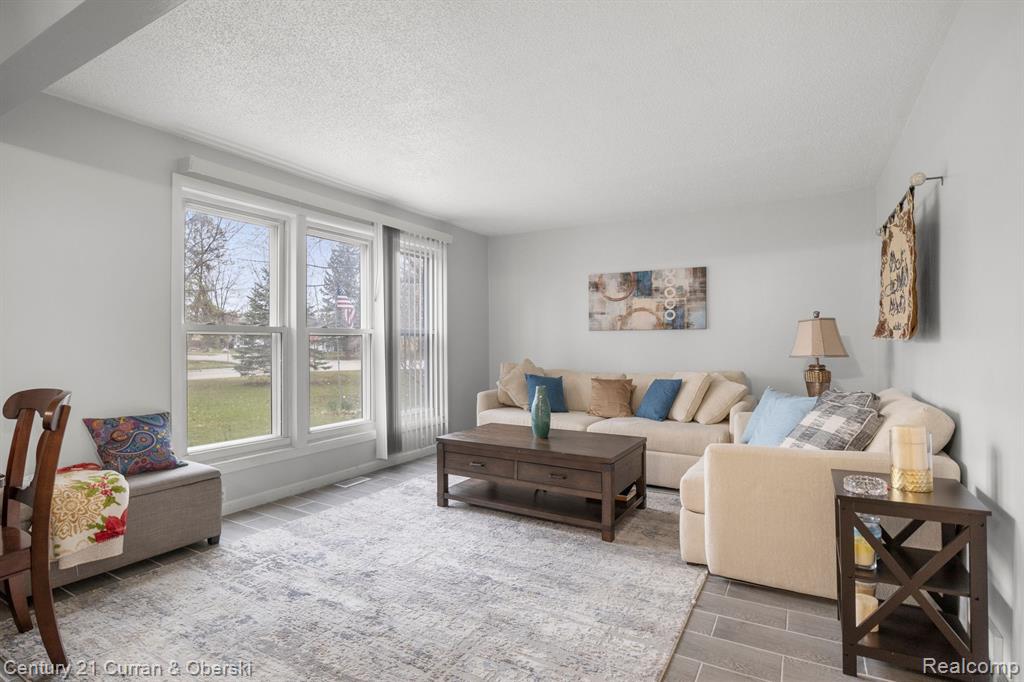 25921 Beverly Road Taylor, MI 48180 - Photo 11 of 53