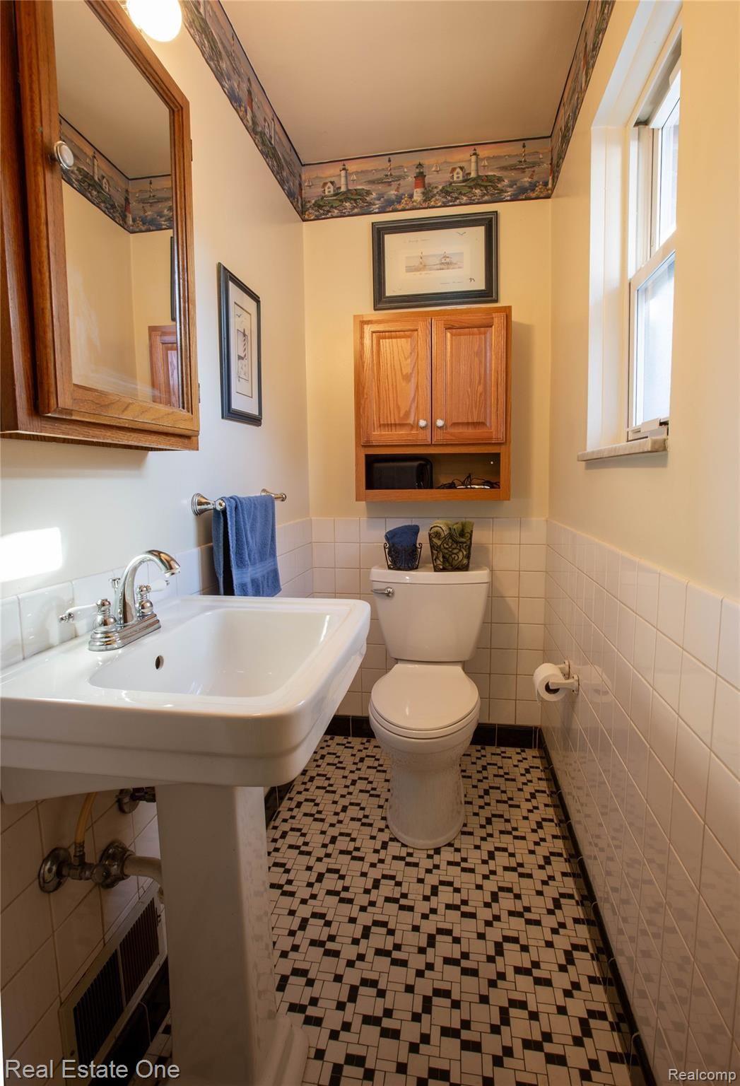 27326 Jean Road Warren, MI 48093 - Photo 15 of 21 0S4A5270-HDR.jpg