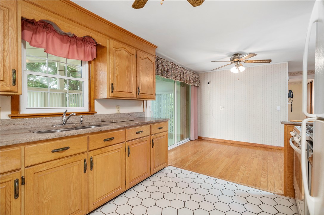 165 Patton Road Woonsocket, RI 02895 - Photo 6 of 34
