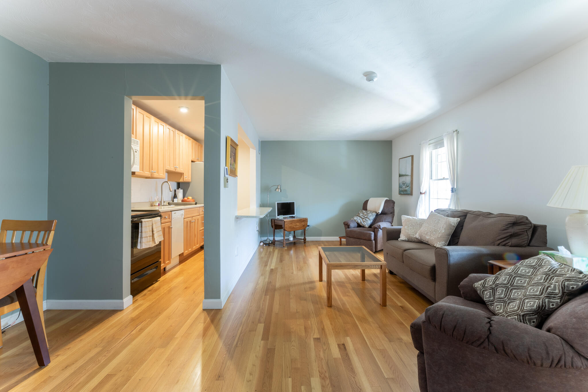 175 Pine Street, Unit 2I Portland, ME 04102 - Photo 3 of 13 Living Room 175 Pine St 2I, Portland