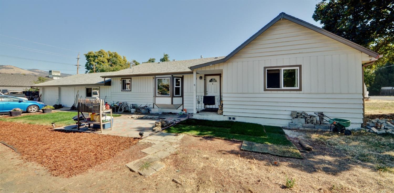 111 6th Street Phoenix, OR 97535 - Photo 1 of 14 Primary Photo