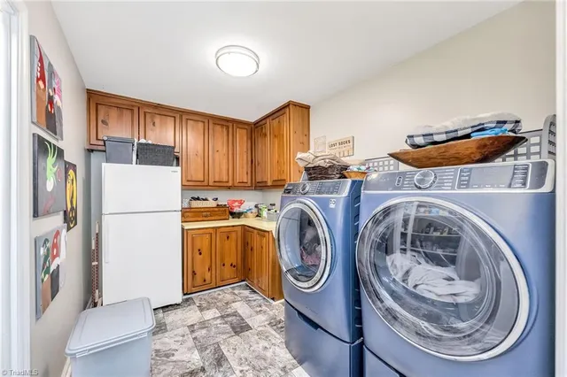 $865,000 | 939 Don Bare Road, Jefferson, NC 28640