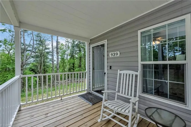 $865,000 | 939 Don Bare Road, Jefferson, NC 28640