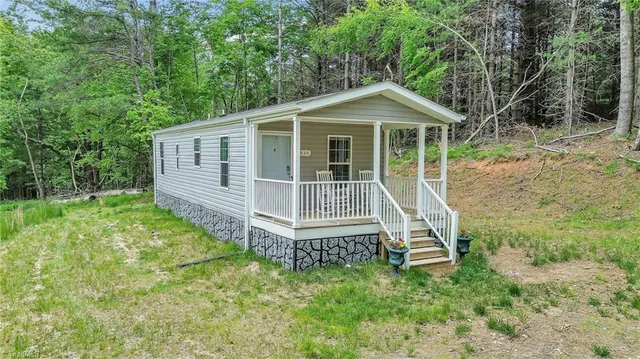 $865,000 | 939 Don Bare Road, Jefferson, NC 28640