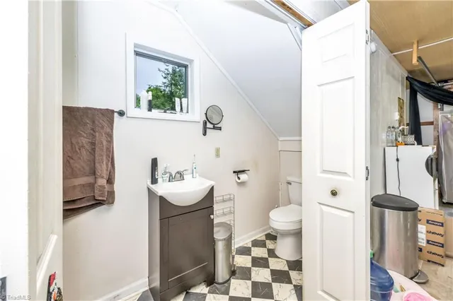 $865,000 | 939 Don Bare Road, Jefferson, NC 28640