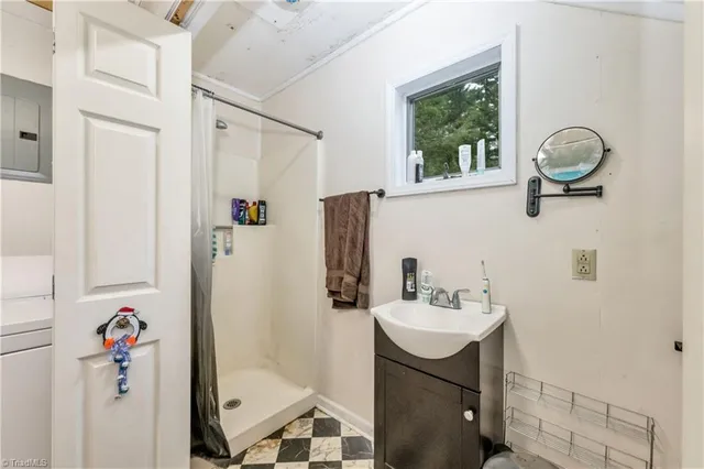 $865,000 | 939 Don Bare Road, Jefferson, NC 28640