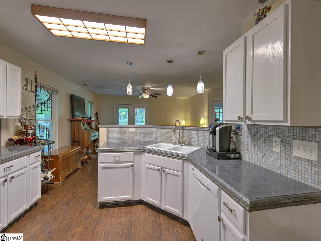 200 Irene Road Gray Court, SC 29645 - Photo 6 of 25 Gallery Image 6