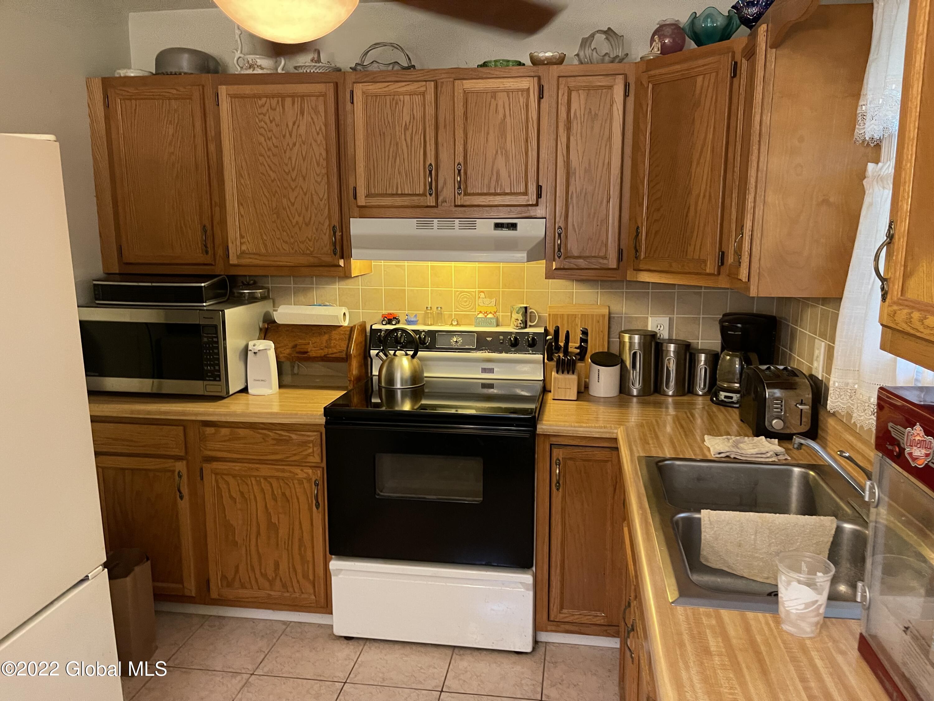85 King Road Wilton, NY 12866 - Photo 13 of 22 IMG_0014