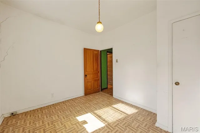 $300,000 | 4272 Arsenal Street, St. Louis, MO 63116