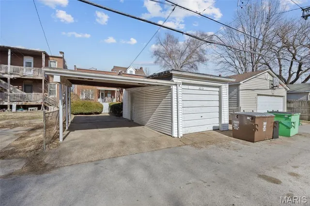 $300,000 | 4272 Arsenal Street, St. Louis, MO 63116