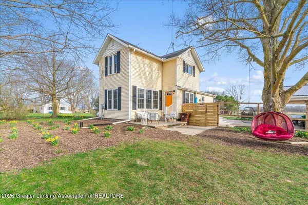 $335,000 | 2934 East Walker Road, St. Johns, MI 48879