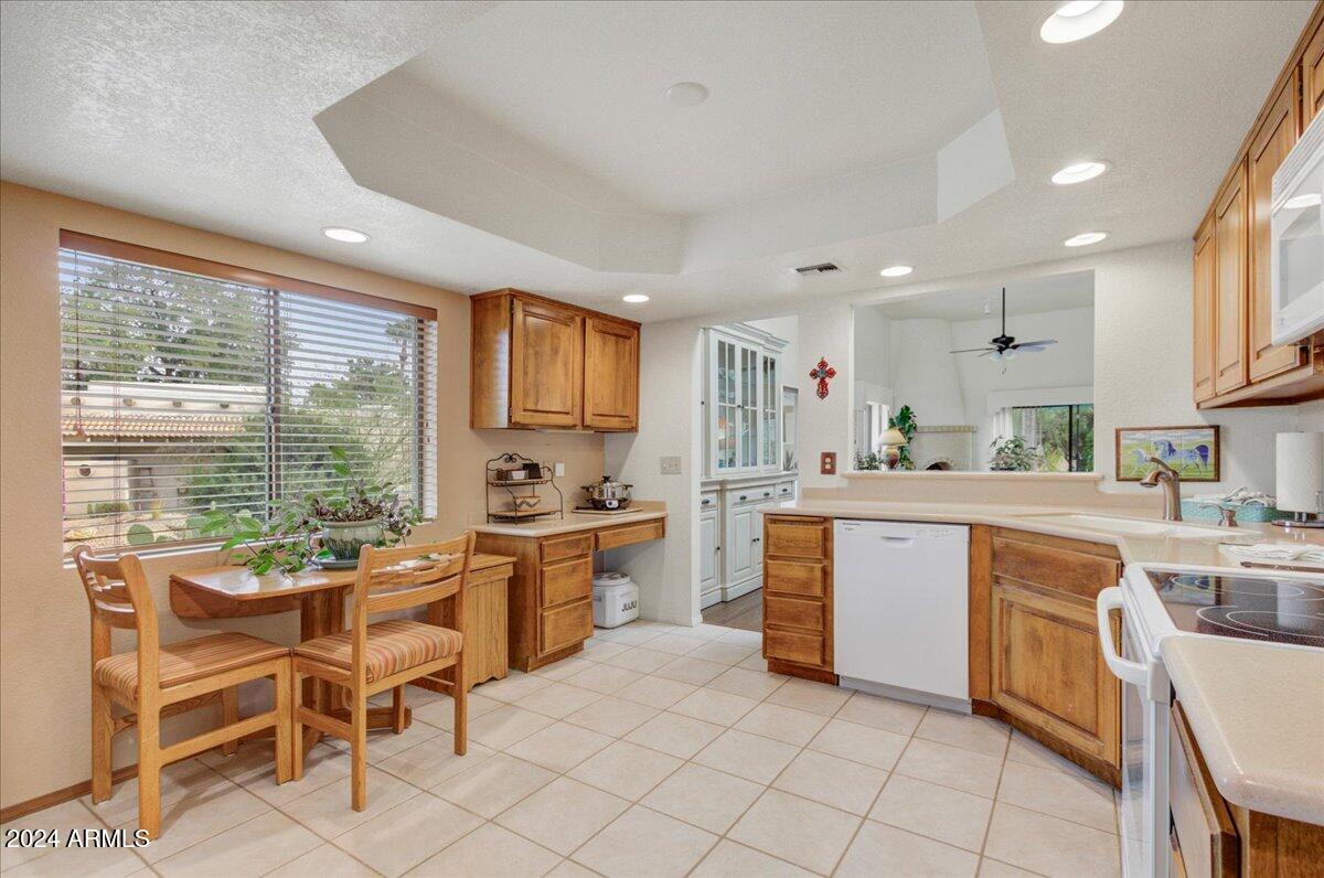 18501 East Avenida Del Ray Rio Verde, AZ 85263 - Photo 8 of 39 07-Kitchen