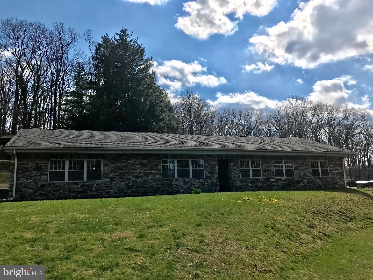 431 Woodhill Road Wayne, PA 19087 - Photo 1 of 25 Exterior Front