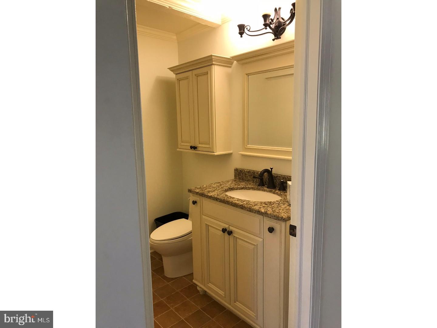 431 Woodhill Road Wayne, PA 19087 - Photo 7 of 25 Half Bath