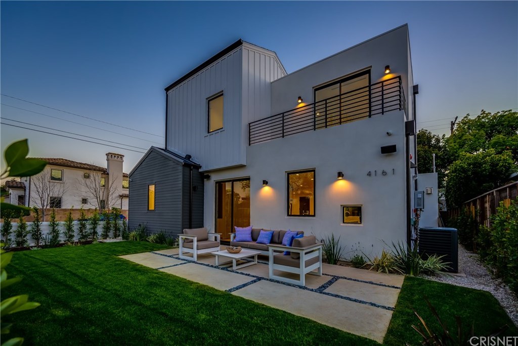 4161 Sunnyside Avenue Los Angeles, CA 90066 - Photo 2 of 58