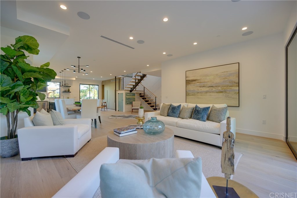 4161 Sunnyside Avenue Los Angeles, CA 90066 - Photo 15 of 58