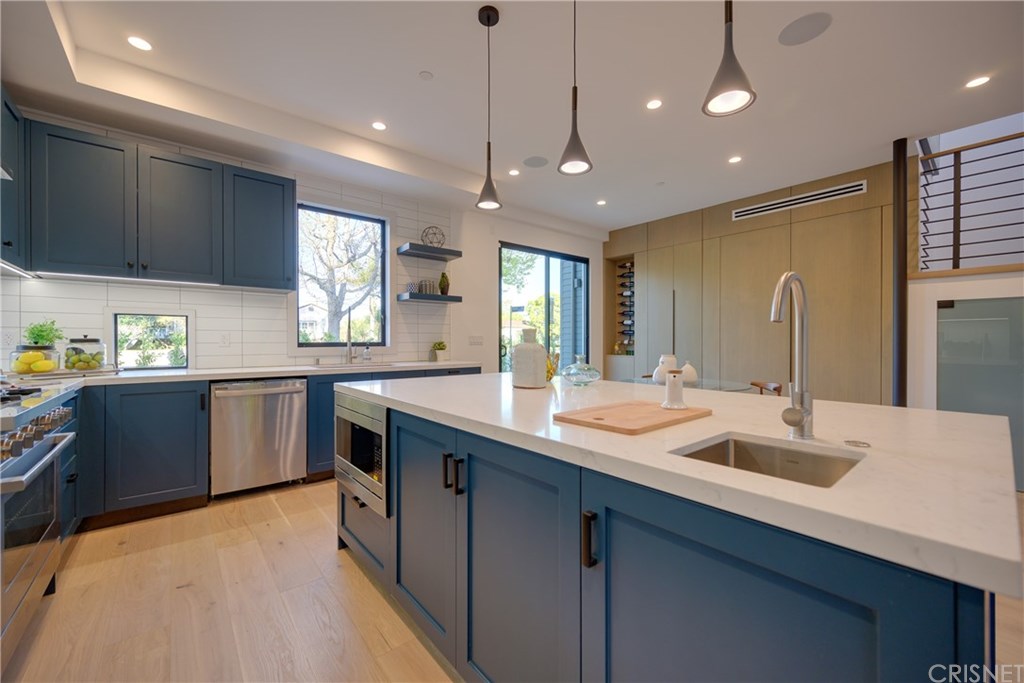 4161 Sunnyside Avenue Los Angeles, CA 90066 - Photo 22 of 58