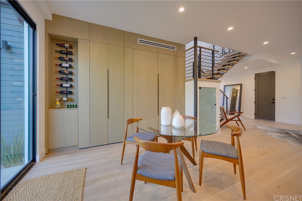 4161 Sunnyside Avenue Los Angeles, CA 90066 - Photo 26 of 58