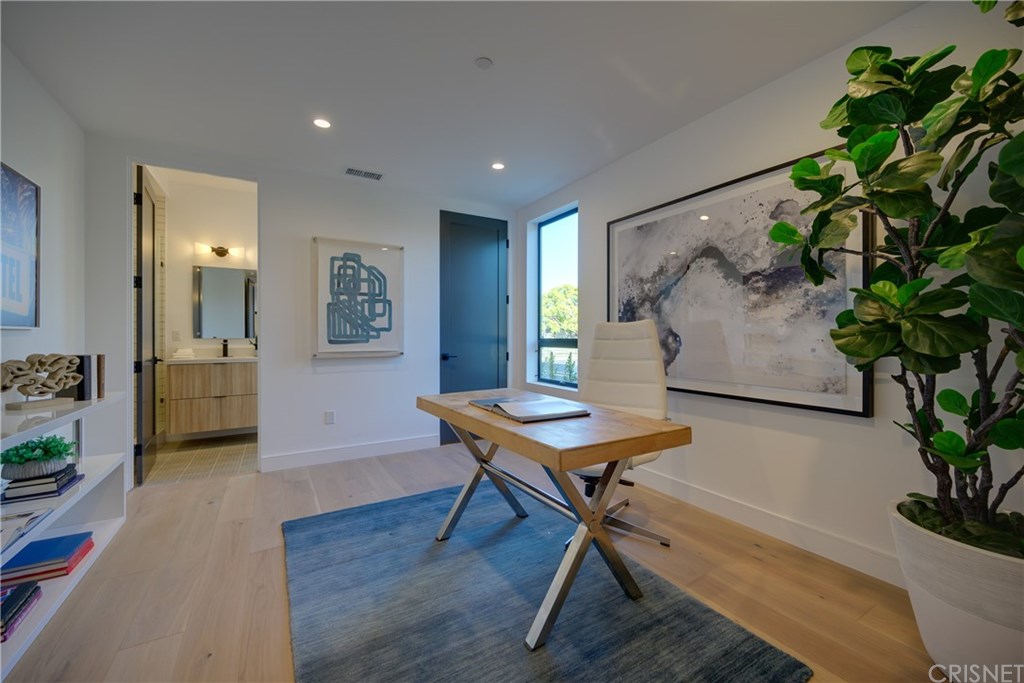 4161 Sunnyside Avenue Los Angeles, CA 90066 - Photo 28 of 58