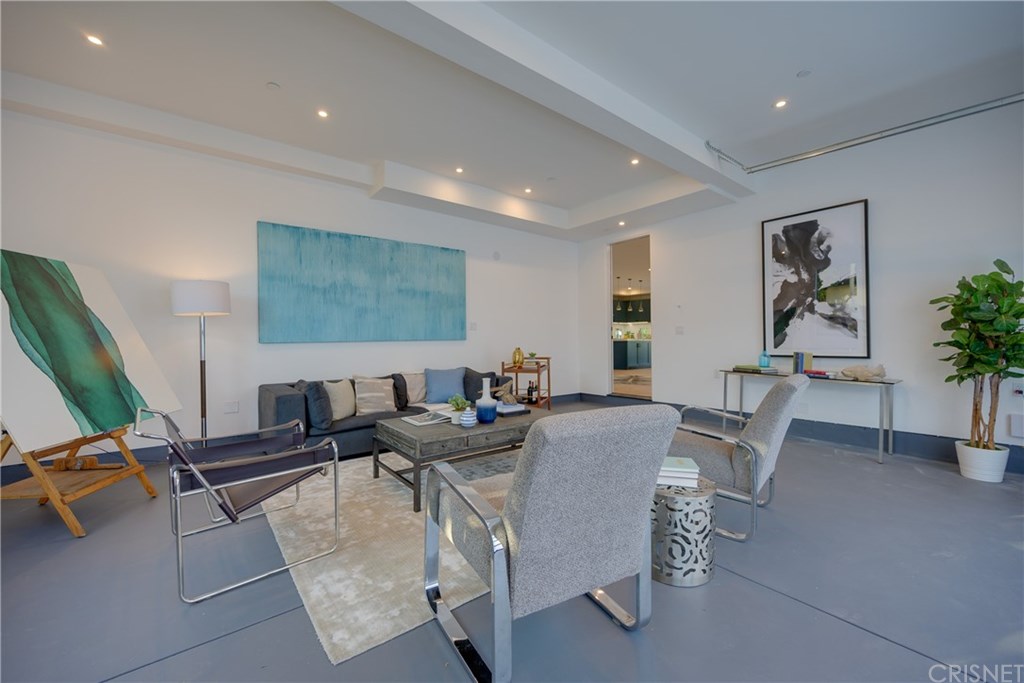 4161 Sunnyside Avenue Los Angeles, CA 90066 - Photo 34 of 58