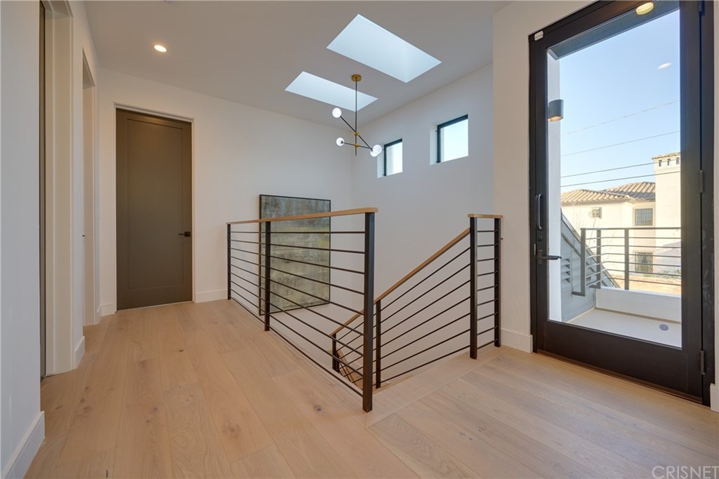 4161 Sunnyside Avenue Los Angeles, CA 90066 - Photo 35 of 58