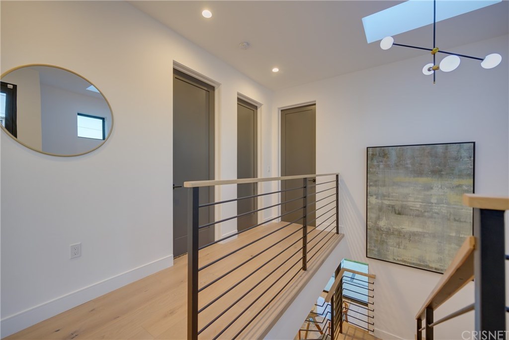 4161 Sunnyside Avenue Los Angeles, CA 90066 - Photo 36 of 58