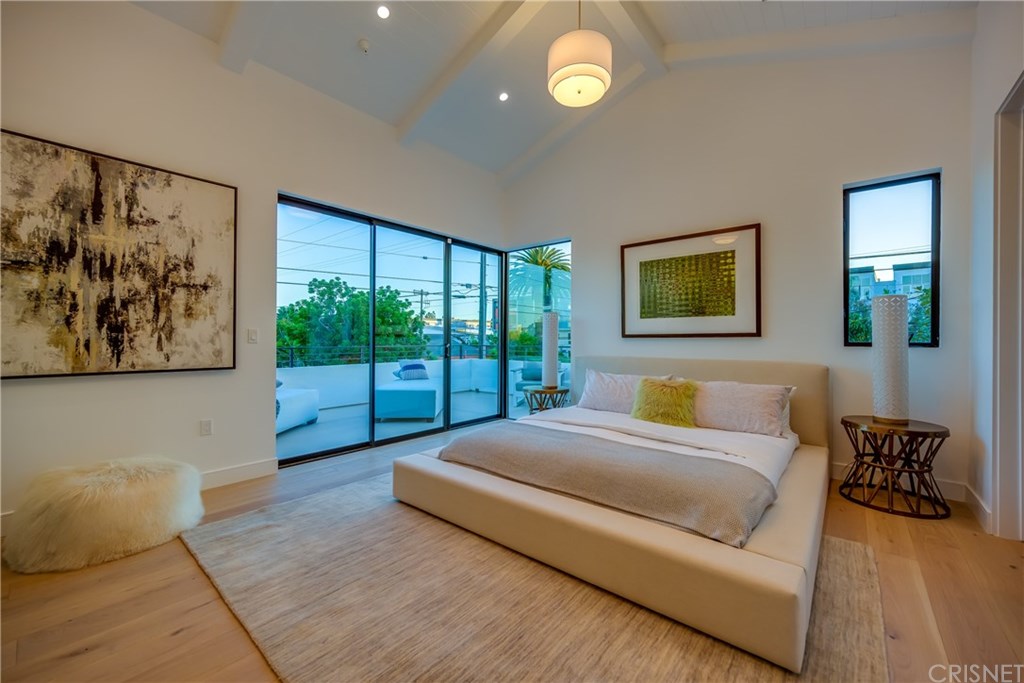 4161 Sunnyside Avenue Los Angeles, CA 90066 - Photo 37 of 58