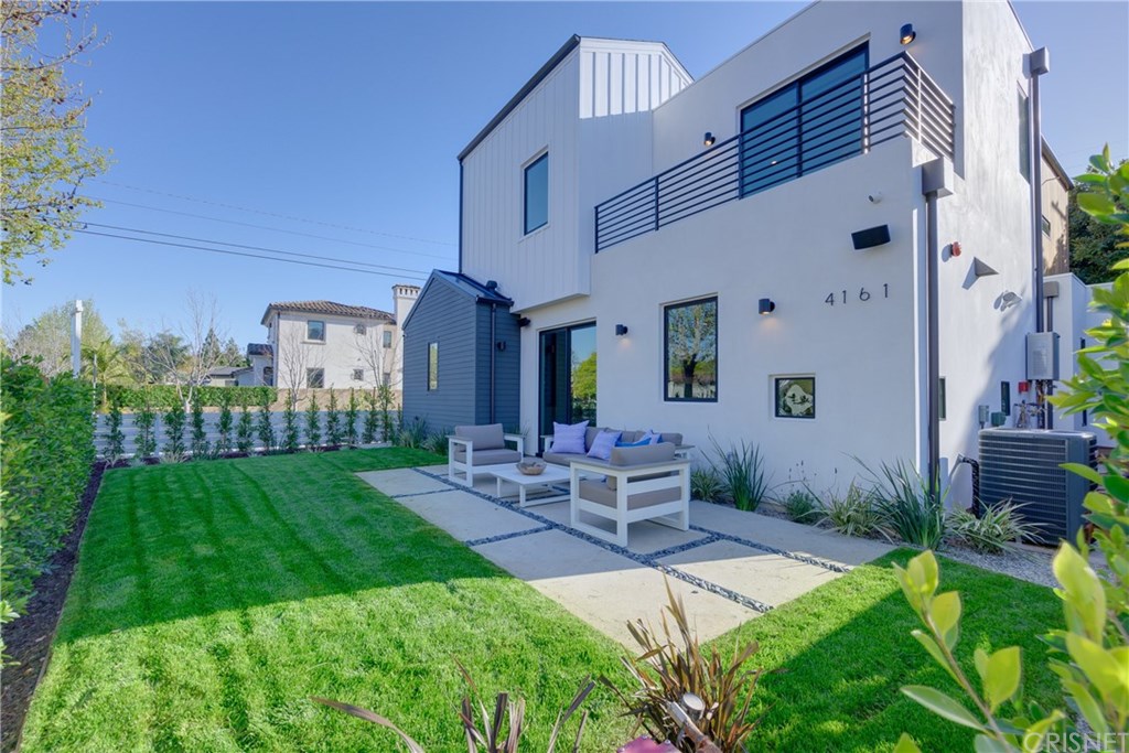 4161 Sunnyside Avenue Los Angeles, CA 90066 - Photo 5 of 58